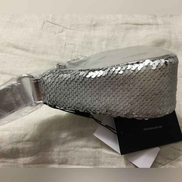 Nicole Miller Silver Sequin Small Shoulder Bag  8.5x6x2.5 - Picture 8 of 9